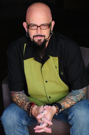 https://brookspr.com/wp-content/uploads/2017/09/Jackson_Galaxy_bio_pic.jpg